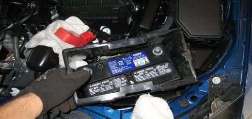 ¿Son las baterías para auto de plomo seguras?